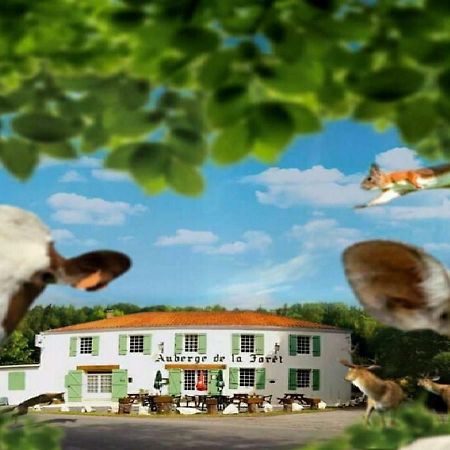 L'Auberge De La Foret Mervent Exteriör bild