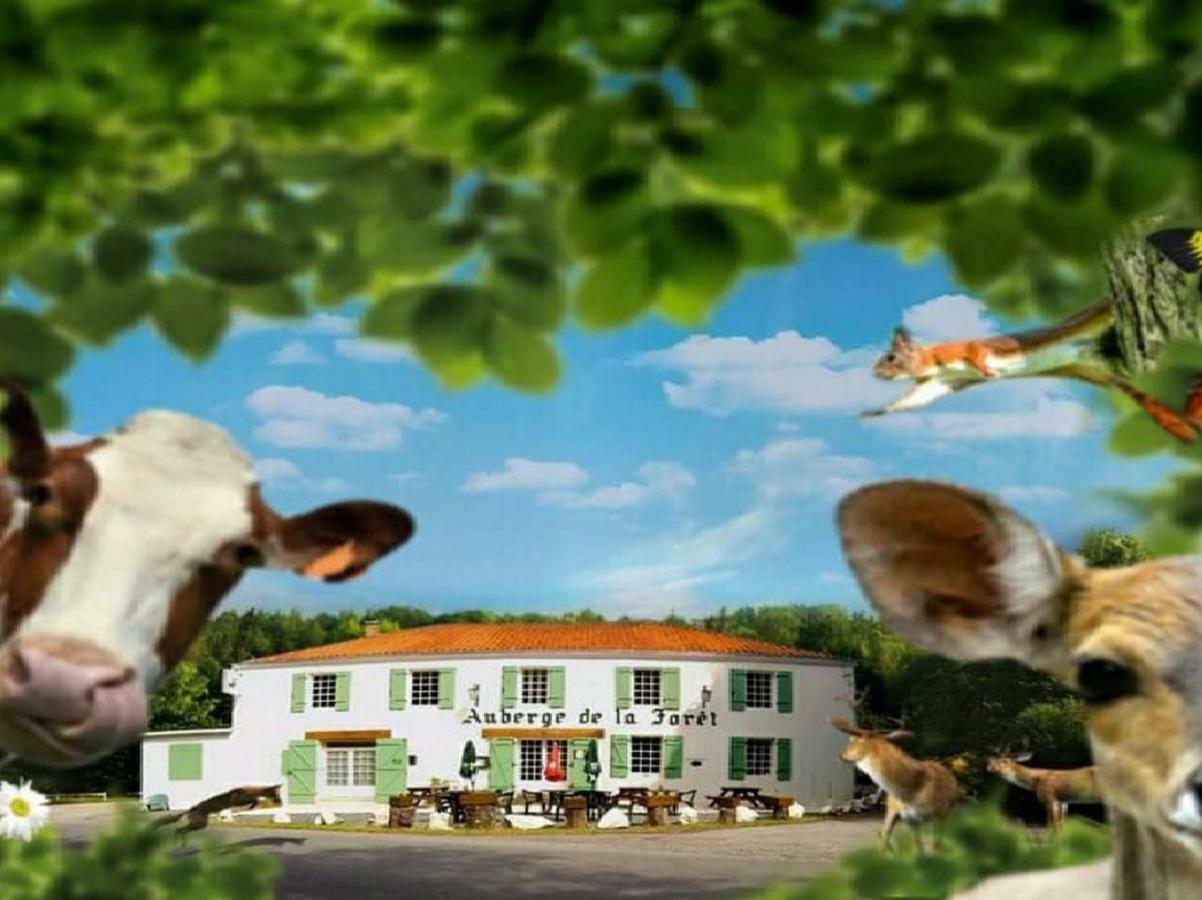 L'Auberge De La Foret Mervent Exteriör bild
