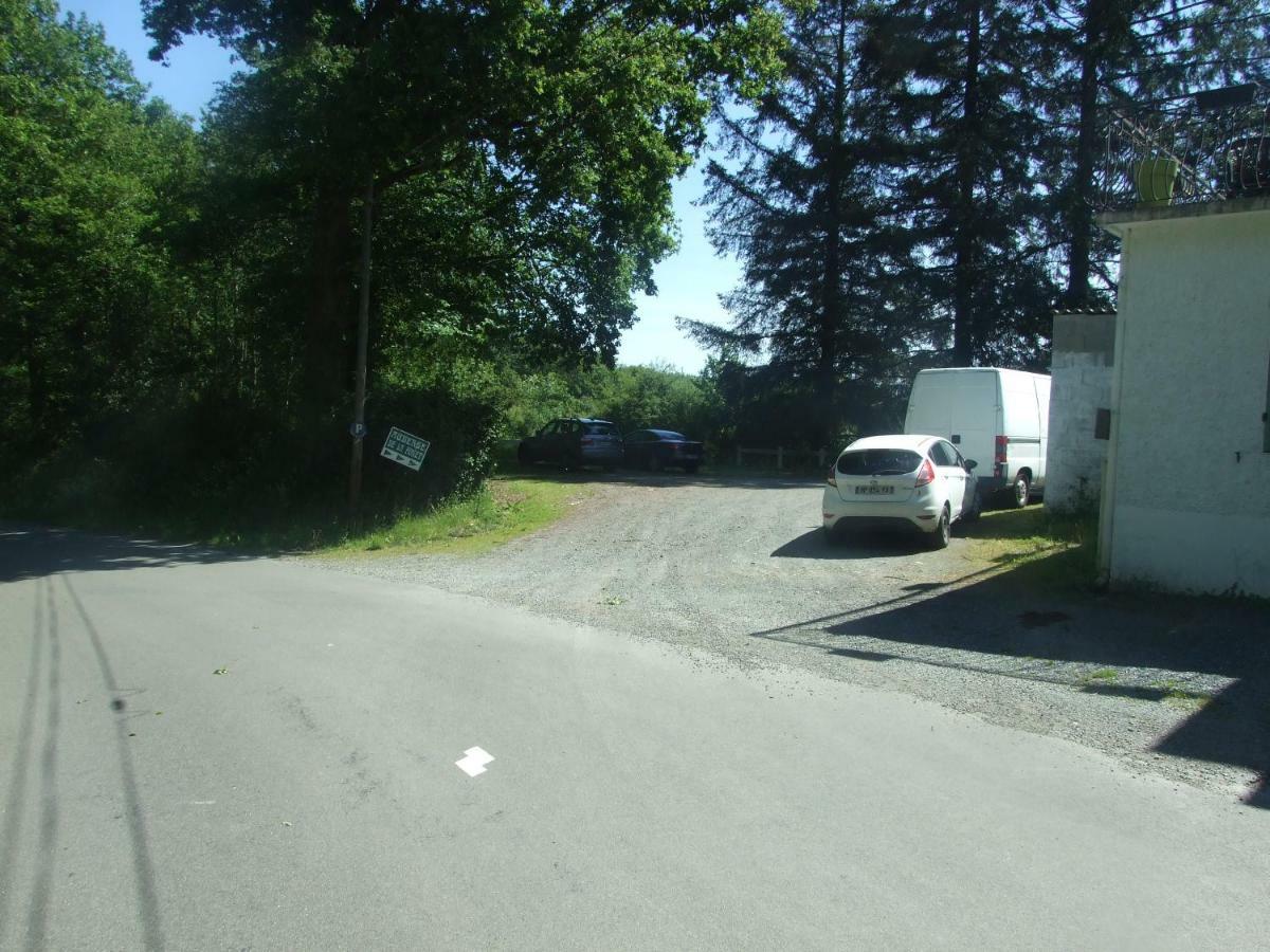 L'Auberge De La Foret Mervent Exteriör bild