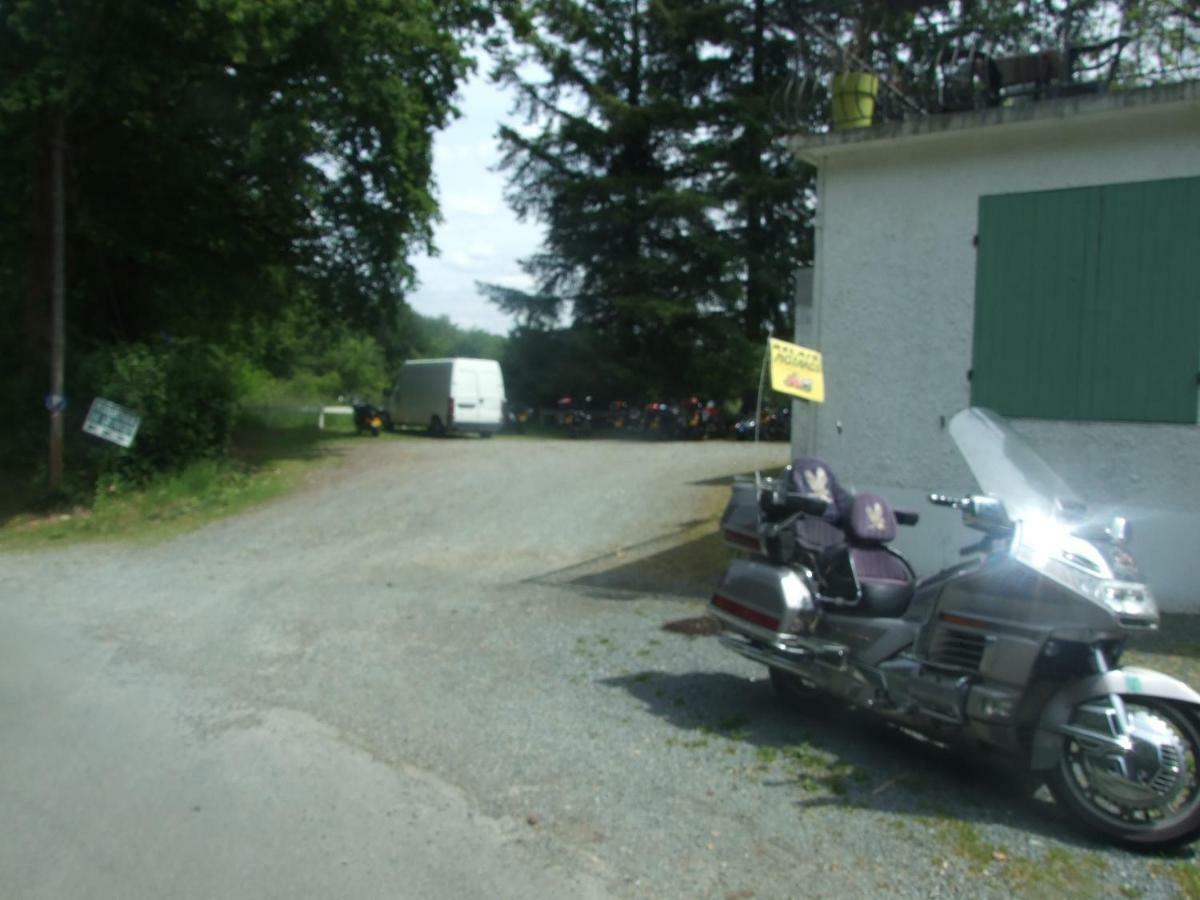 L'Auberge De La Foret Mervent Exteriör bild